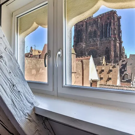 Fenetre Sur Cathedrale